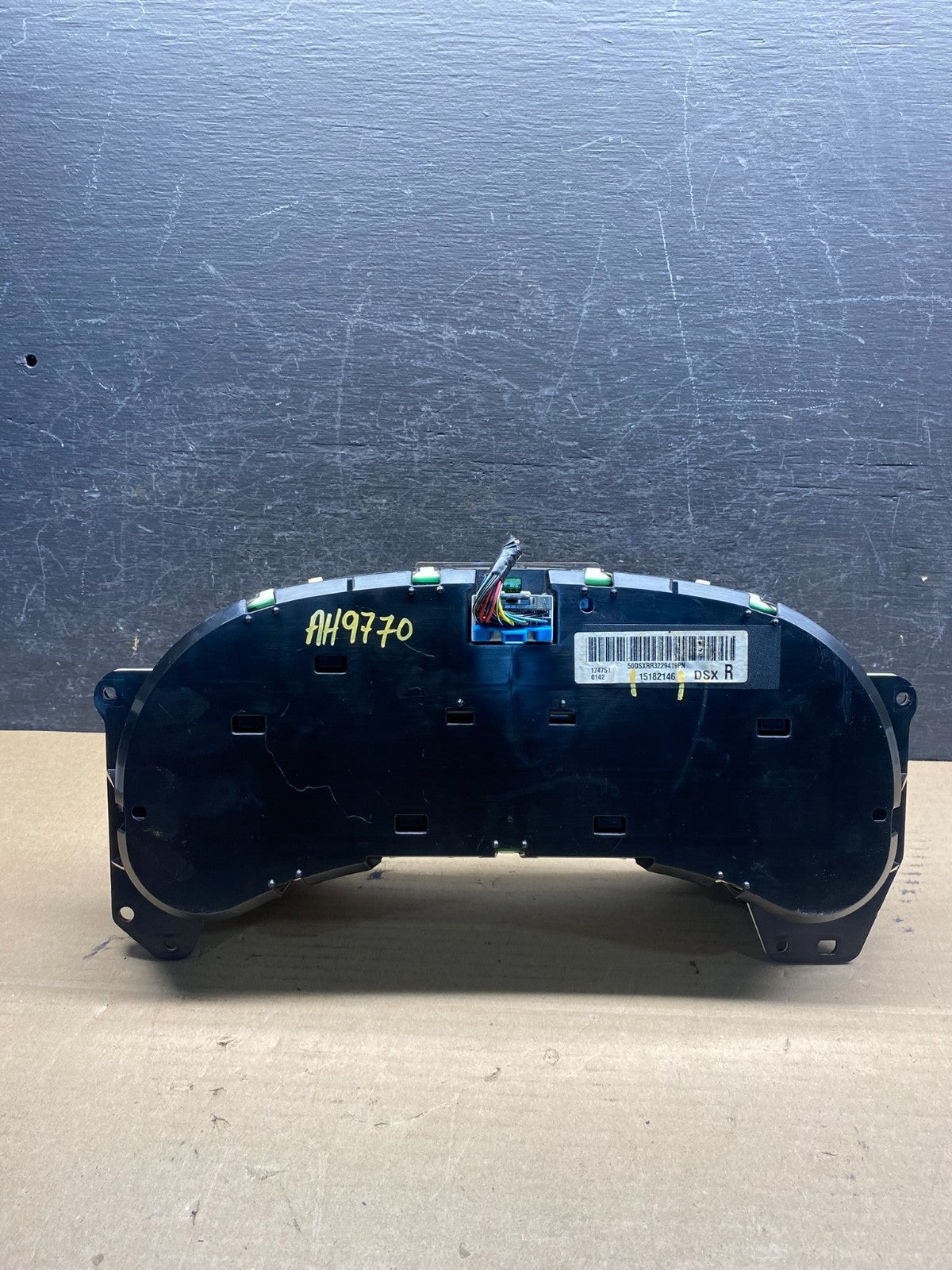 2003 to 2006 Chevrolet Silverado Speedometer Instrument Cluster AH9770 DW3