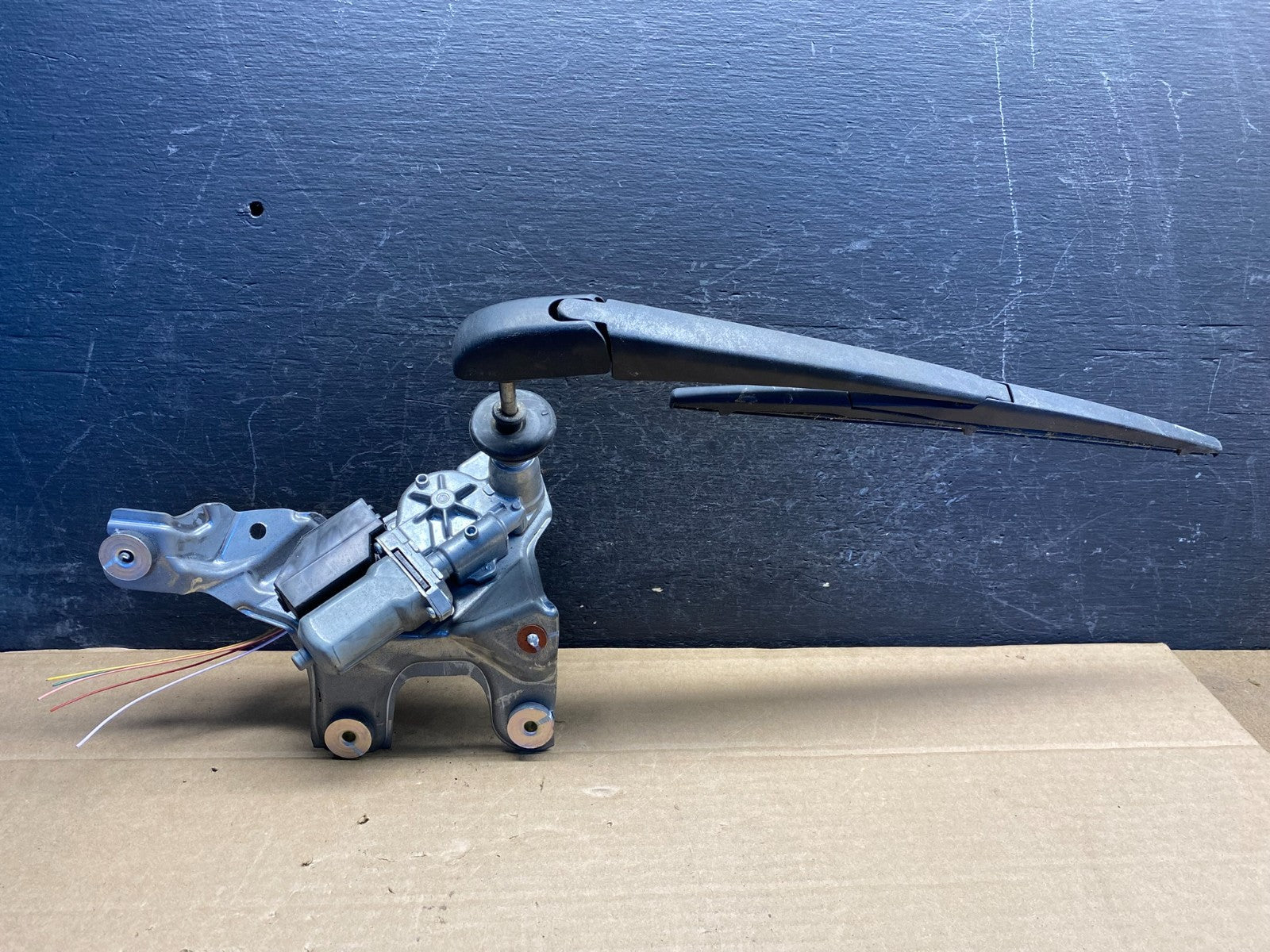 2014 to 2019 Toyota Highlander Rear Wiper Motor ae8202 DG0
