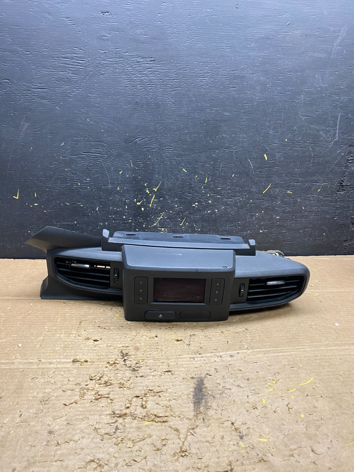 2020 to 2023 Ford  Explorer Console Radio Display Screen Air Vents x1355 DG0