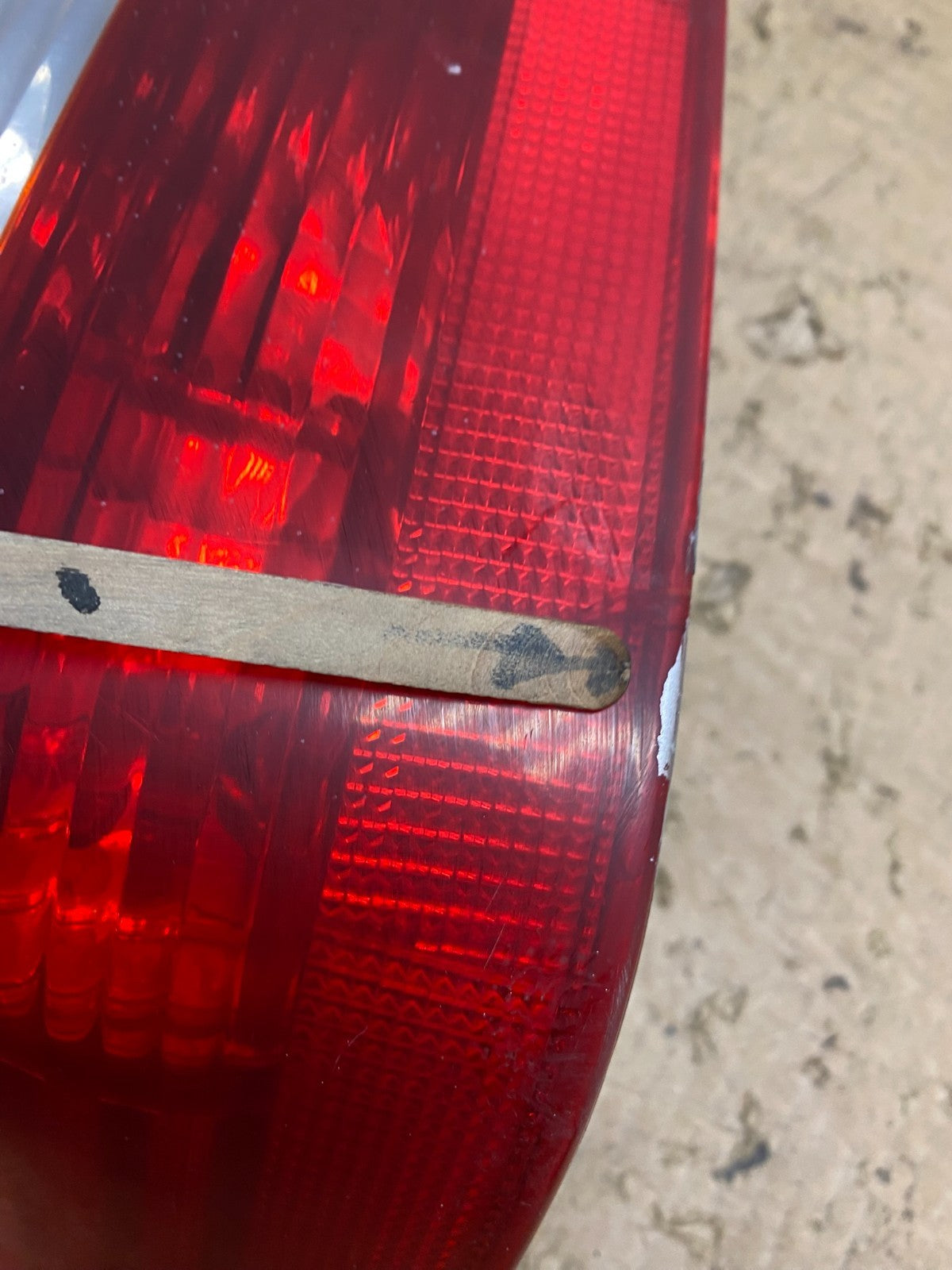 2002 -  2005 BMW 3 320i E46 Series Left Driver Side Tail Light V8309 DW3