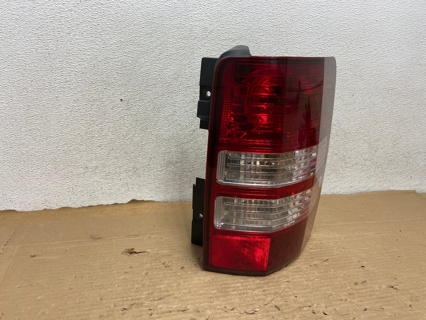 2008 to 2012 Jeep Liberty Right Passenger RH Side Tail Light AG8831 LK1