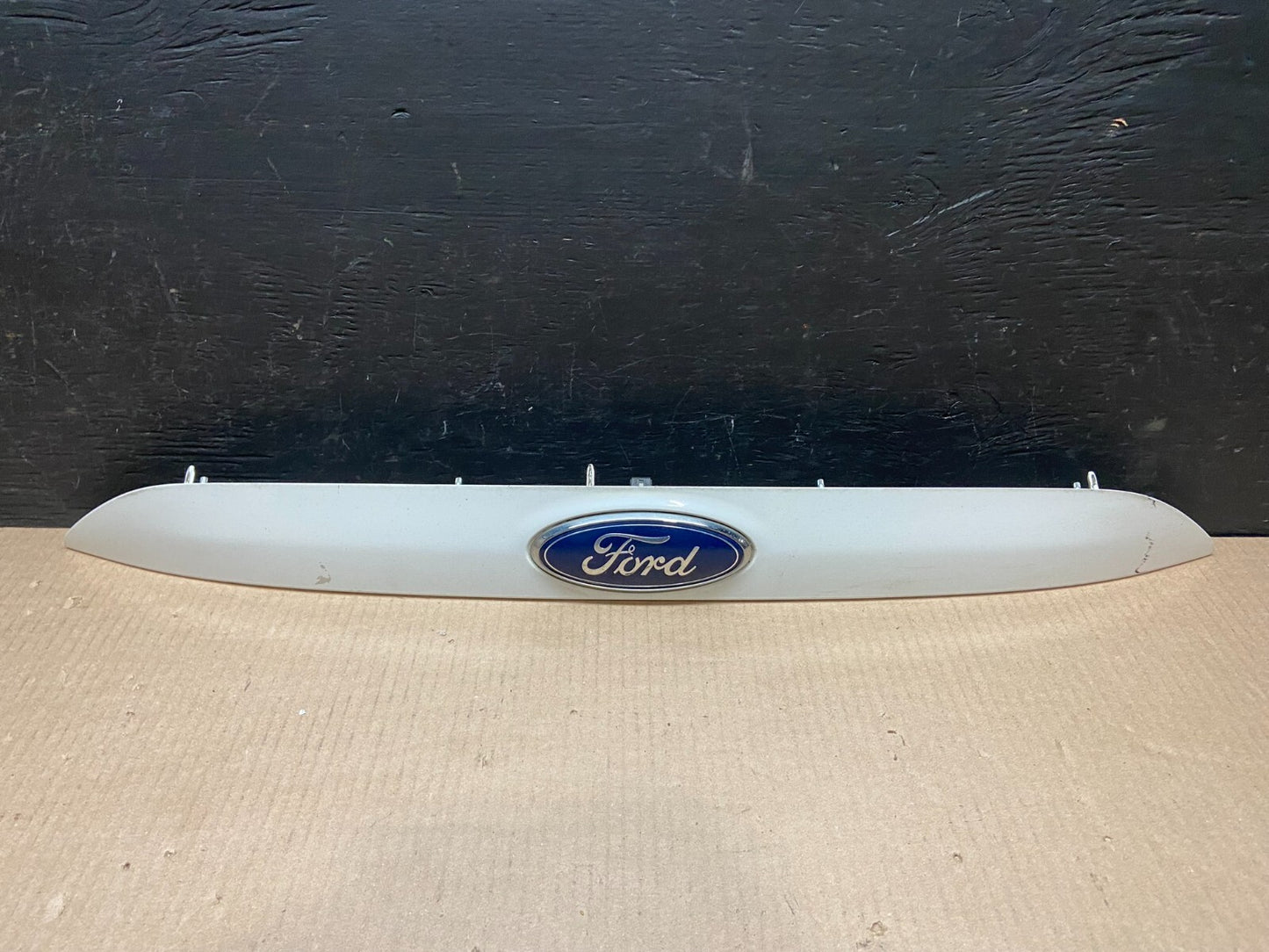 2013 to 2016 Ford Escape Rear Trunk Molding Trim E8598 PS0