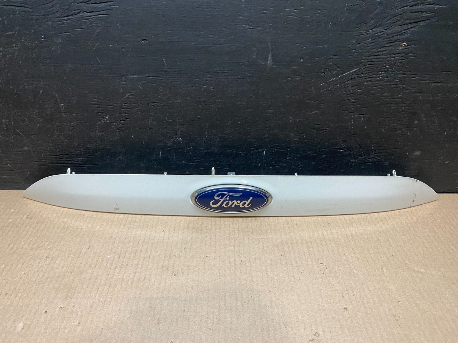 2013 to 2016 Ford Escape Rear Trunk Molding Trim E8598 PS0