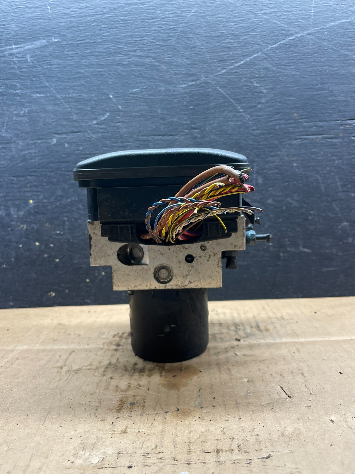 2007 to 2013 BMW X5 E70 ABS Anti-Lock Brake Pump Module OEM T2671 DG2