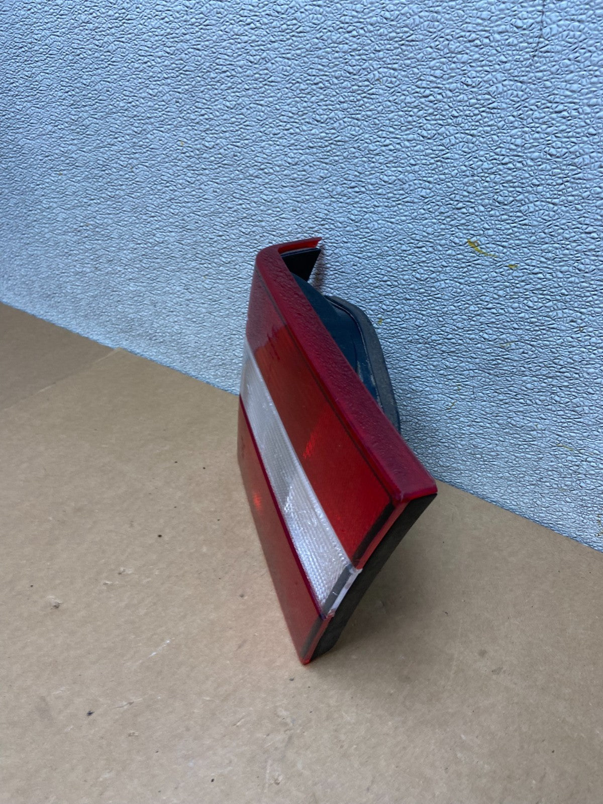 1997 to 1999 Volvo S90 Right Passenger RH Side Inner Tail Light Oem Z6613 DW1