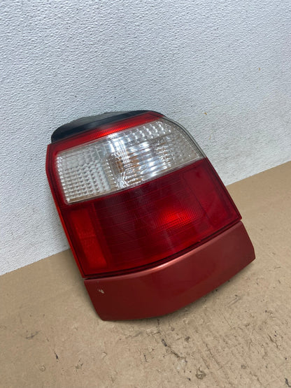 2001 2002 Subaru Forester Left Driver LH Side Tail Light AE6553 LK2