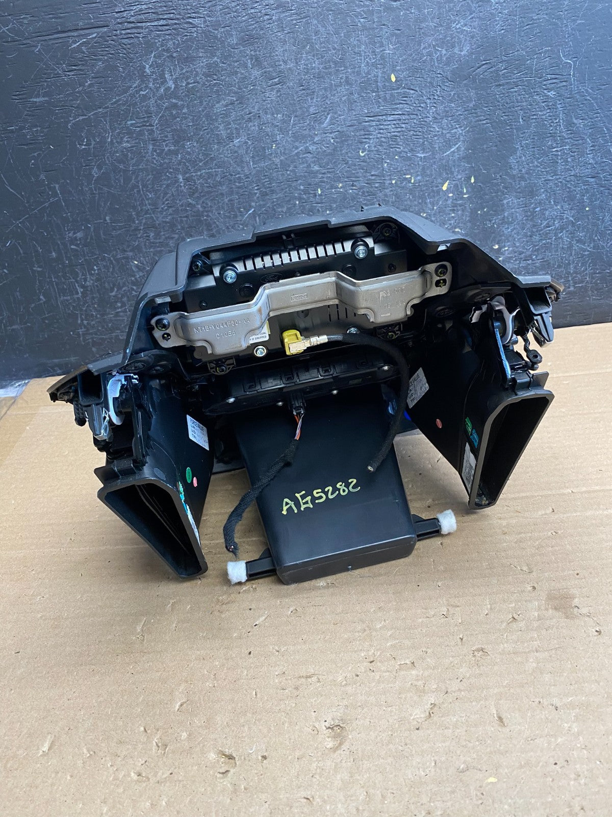 2019 to 2021 Ford Transit Connect Radio Screen Control Bezel Air Vent ag5282 DG4
