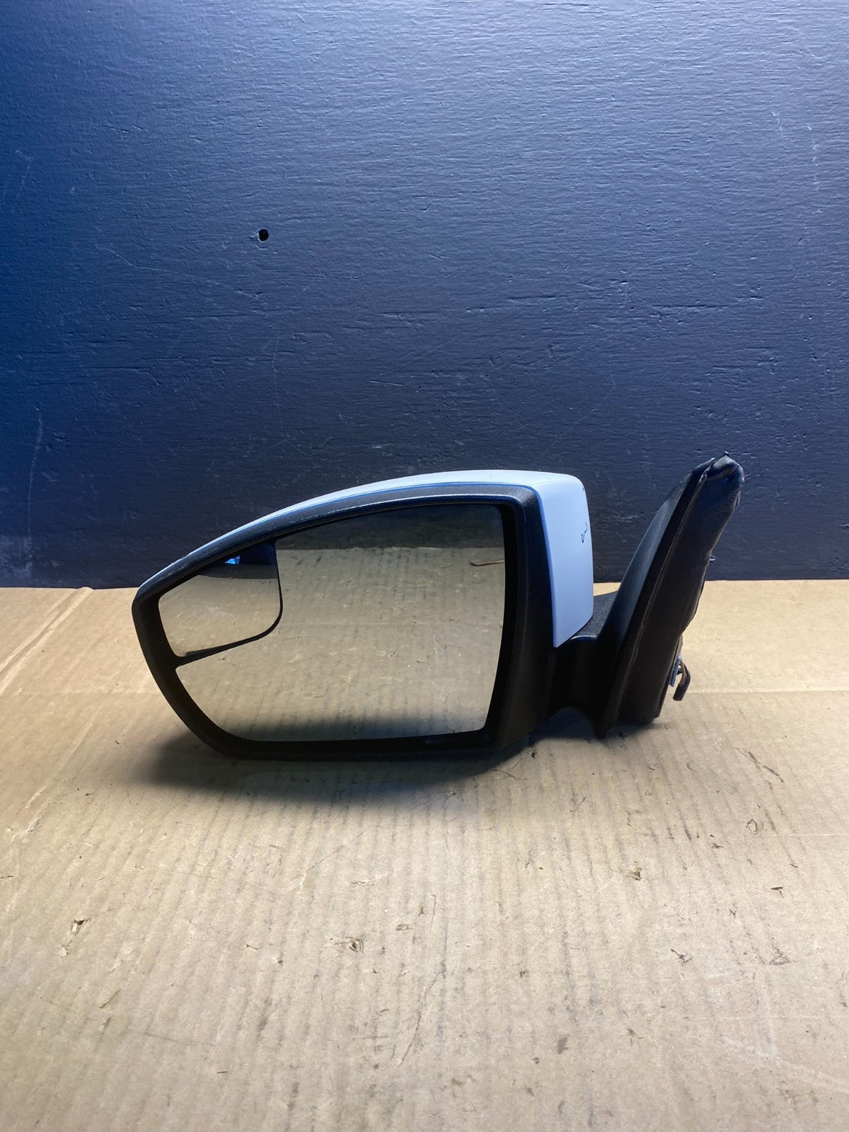 2015 to 2018 Ford Focus Left Driver View Door Turn Signal  Mirror AB7479 MS9