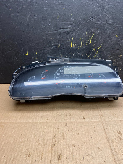 1999 to 2002 Ford E150 E250 E350 VAN Gauge Speedometer Cluster AB17710