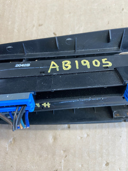 2000 to 2002 GMC Yukon Denali Front Door Power Window Master Switch AB19054