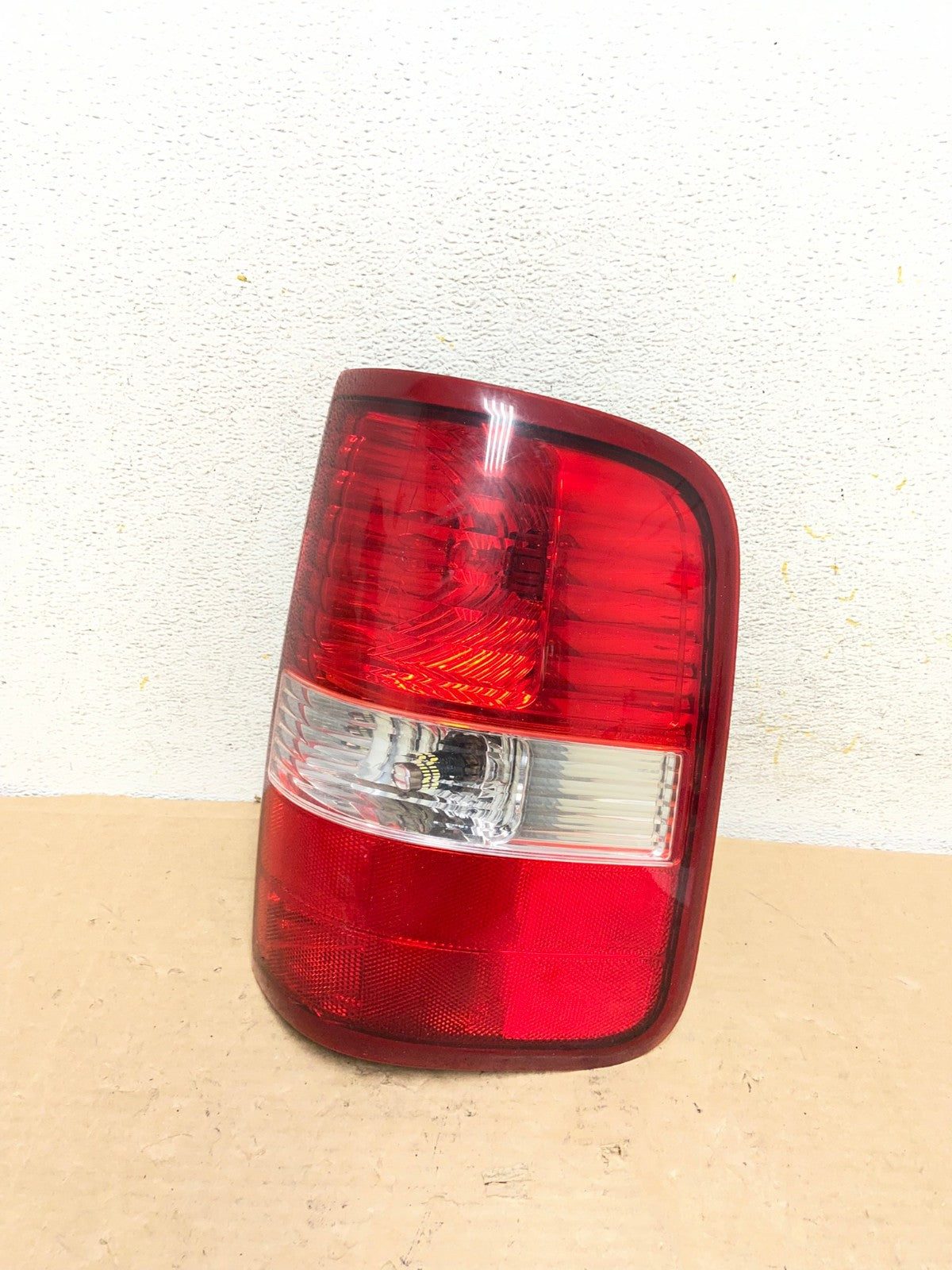 2004 to 2008 Ford F150 F-150 Right Passenger RH Side Tail Light AI0985 LK0