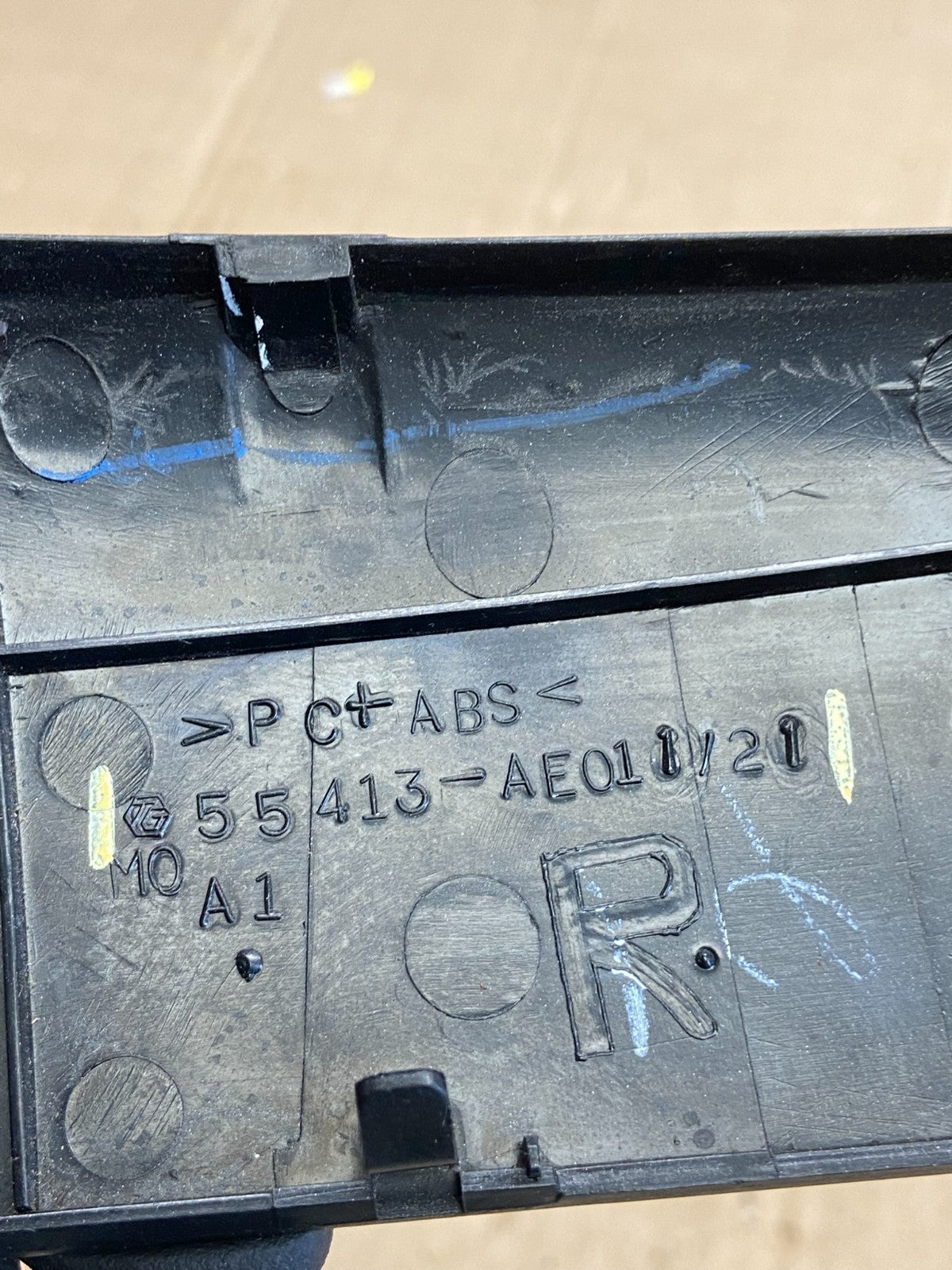 2004 to 2010 Toyota Sienna Right Side Radio Switches Bezel Trim ad7237 DG4