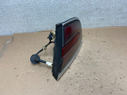1997-1998 Buick Park Avenue Ave Right Passenger Rh Side Tail Light OEM AB0290 LK2