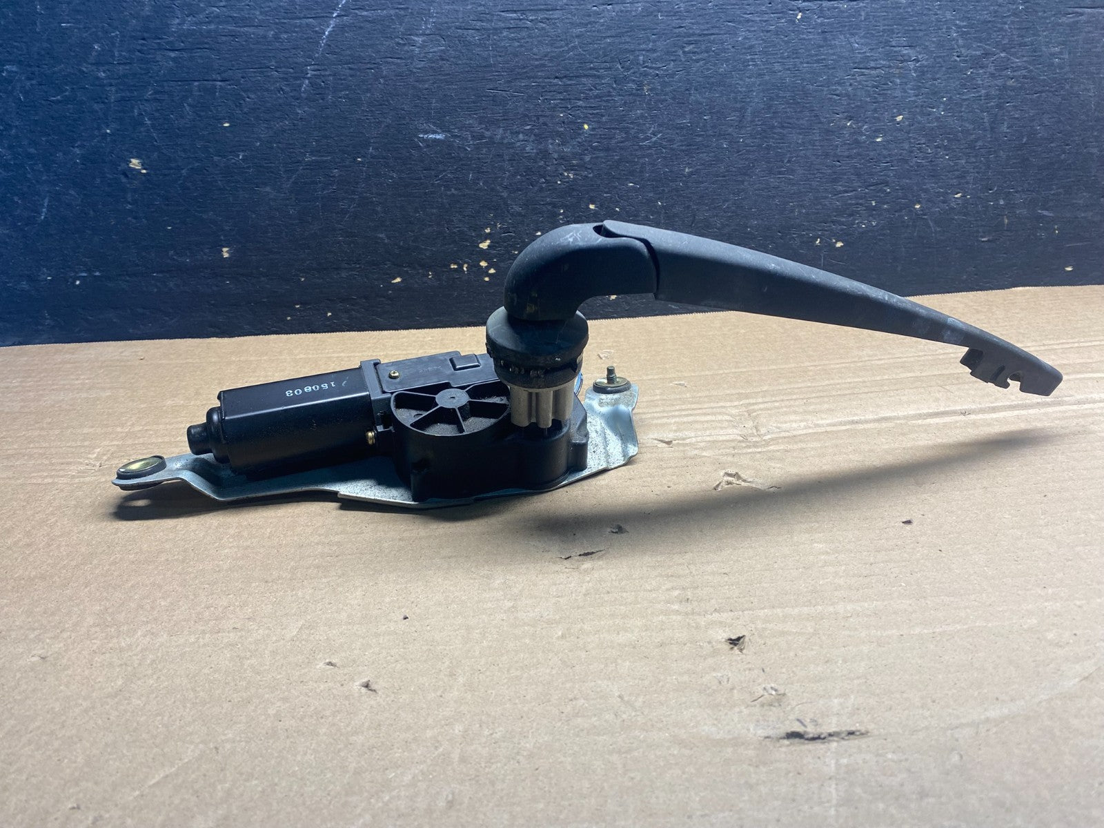 2003-2008 Infiniti FX35 Rear Liftgate Back Window Wiper Motor OEM AA3121 DG3