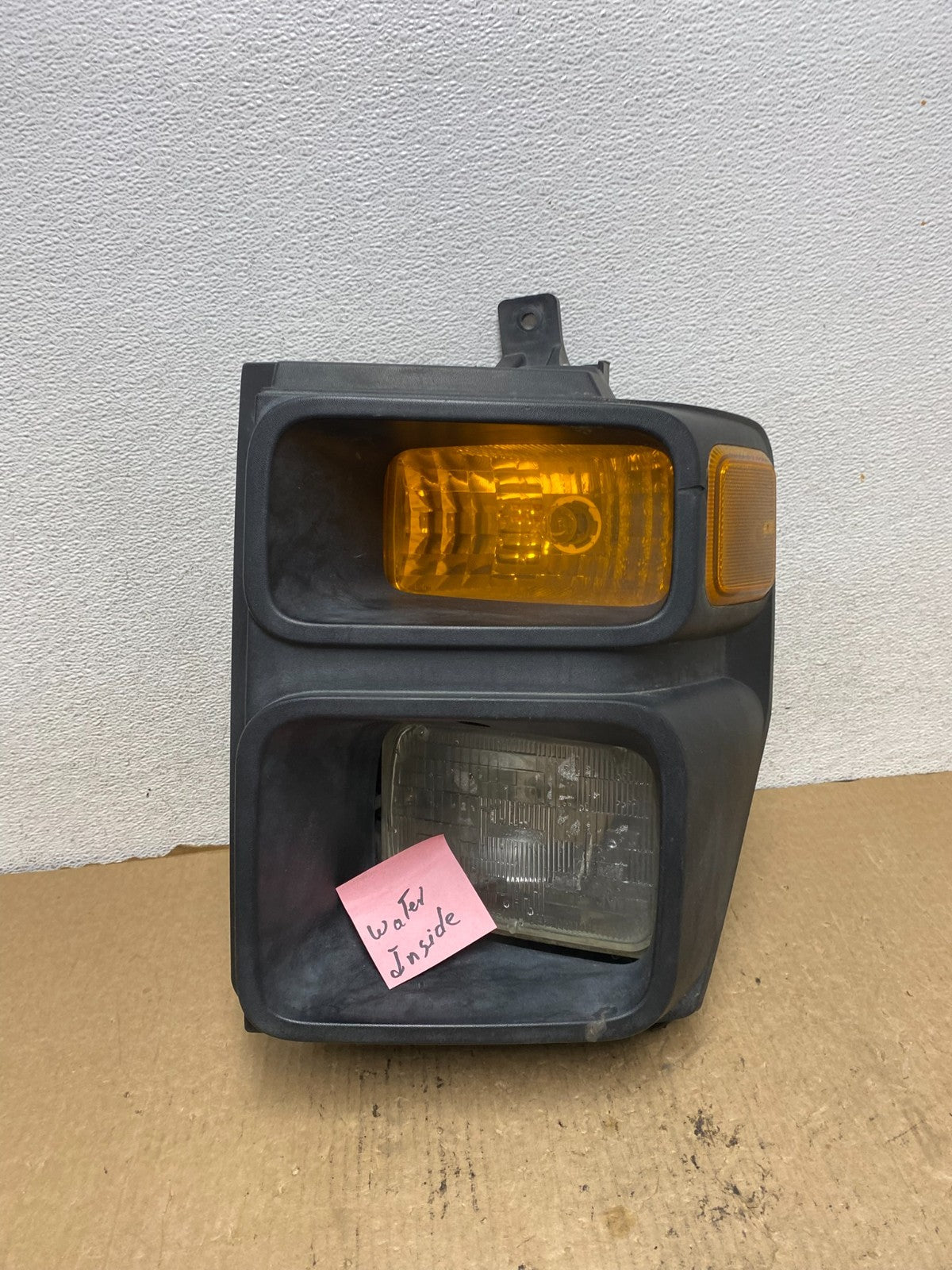 2008-2017 Ford E150 E250 E350 Van Left Side Headlight Bezel Trim AG2442 DW0