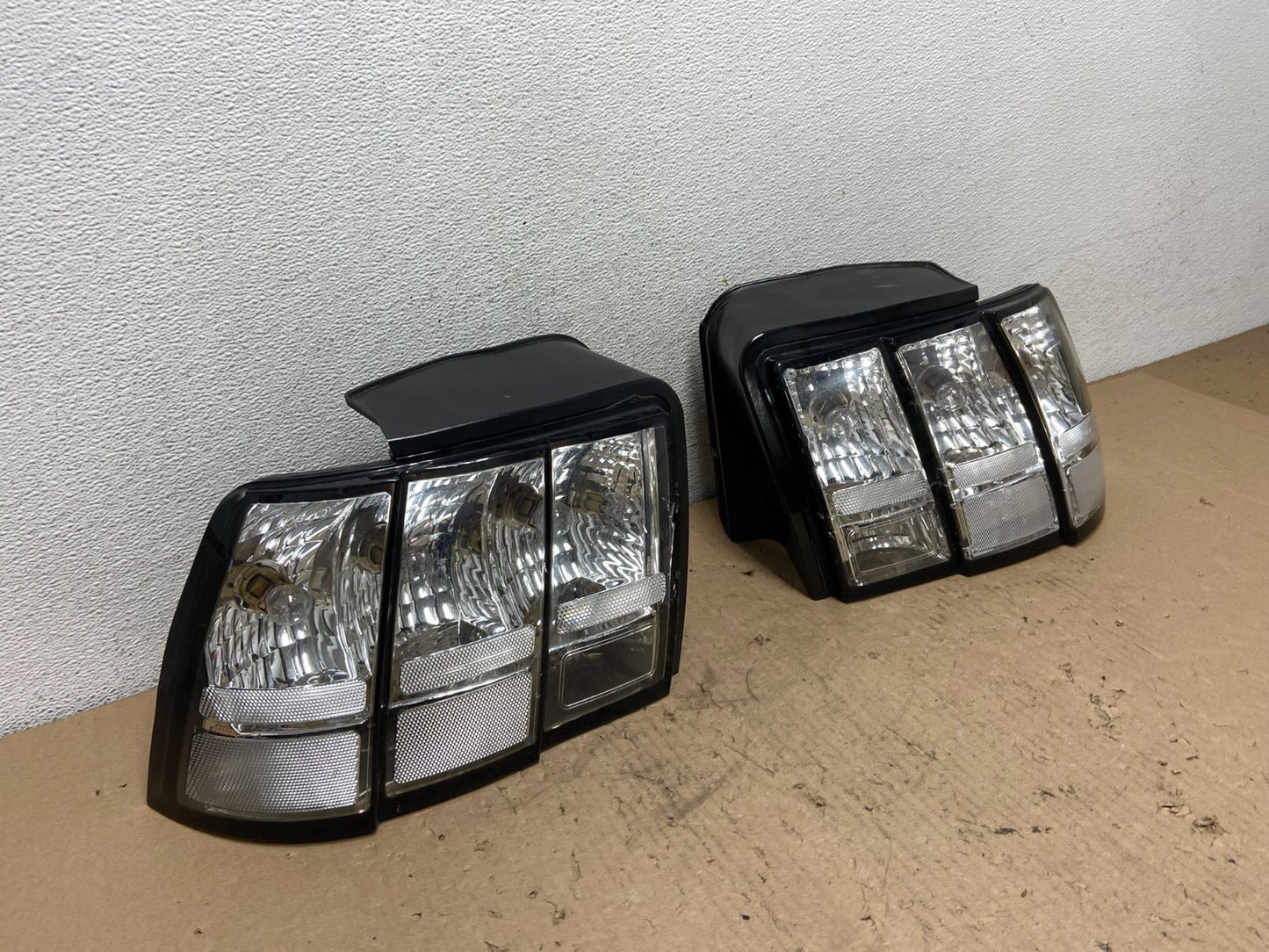 1999 - 2004 Ford Mustang Left+Right Set Side Chrome Tail Lights AF4291 DG2