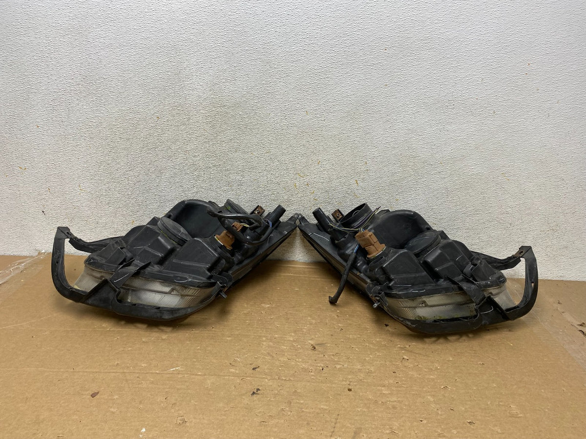 2006 to 2009 Ford Fusion Headlights Left+Right Side AH8427 DW9