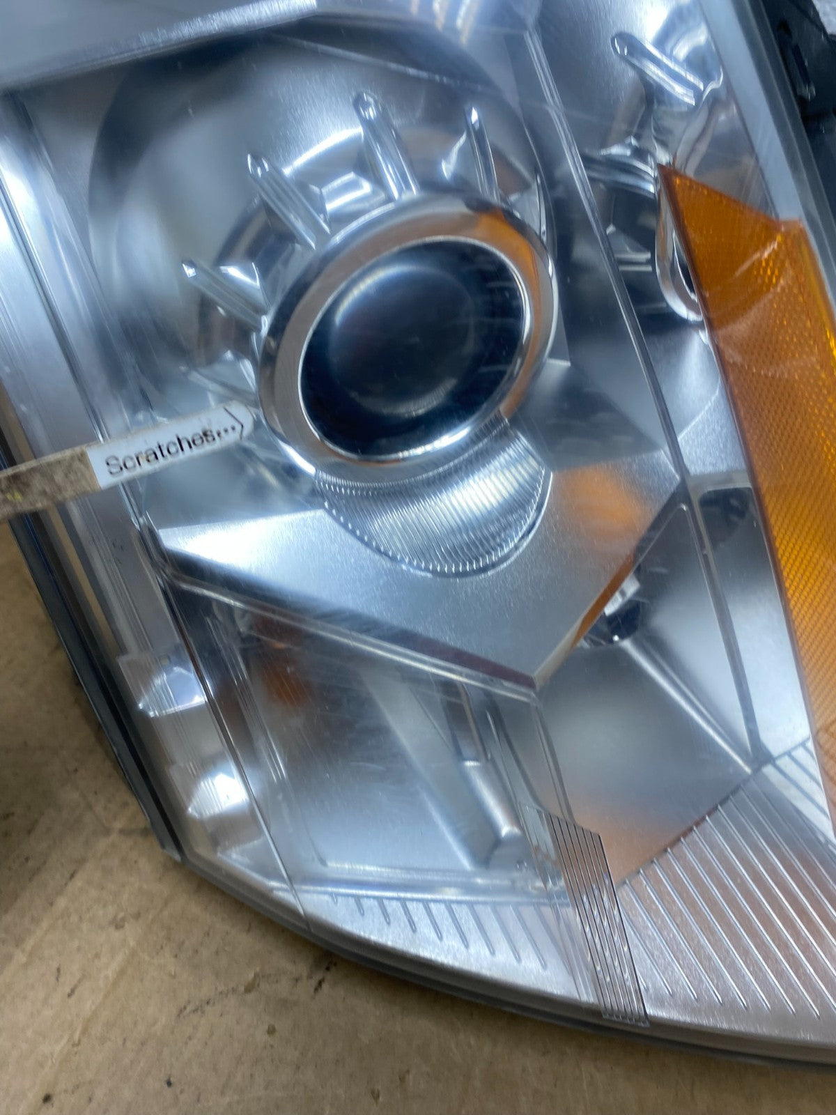Halogen 2010 to 2016 Cadillac SRX Right Passegner Side Headlight AD6066 DW3