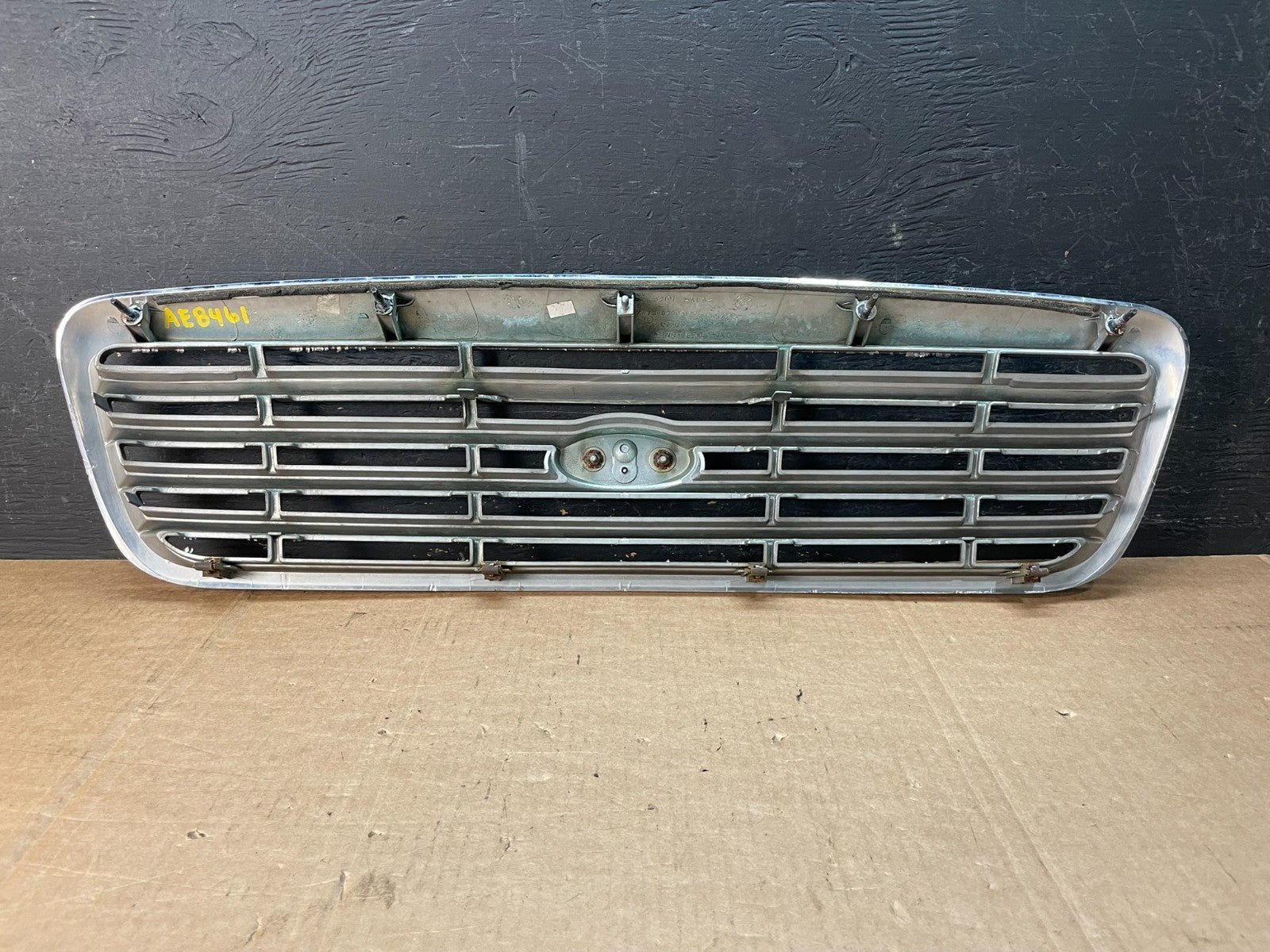 2003 to 2011 Ford Crown Victoria Front Upper Grille Grill Chrome AC2069 DG4