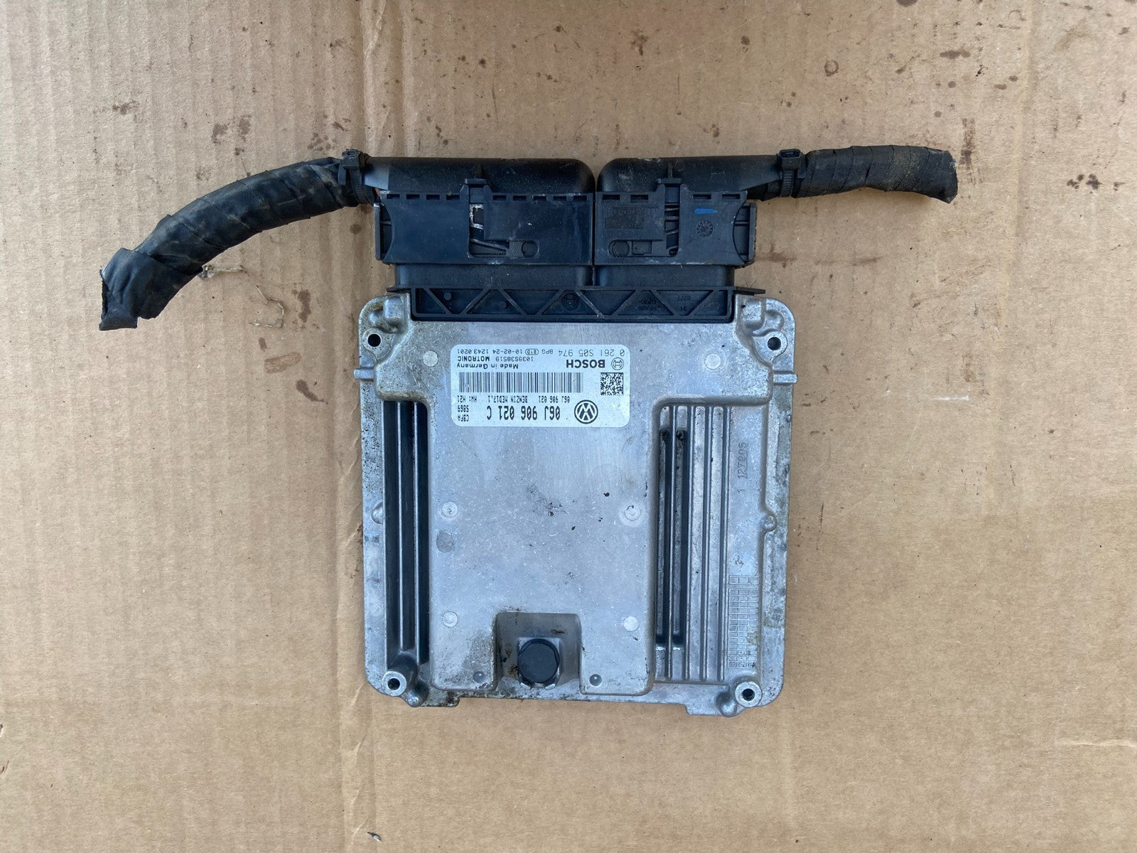 2010 Volkswagen CC Passat 2.0L ECM Engine Control Unit ECU AD2873 DW0