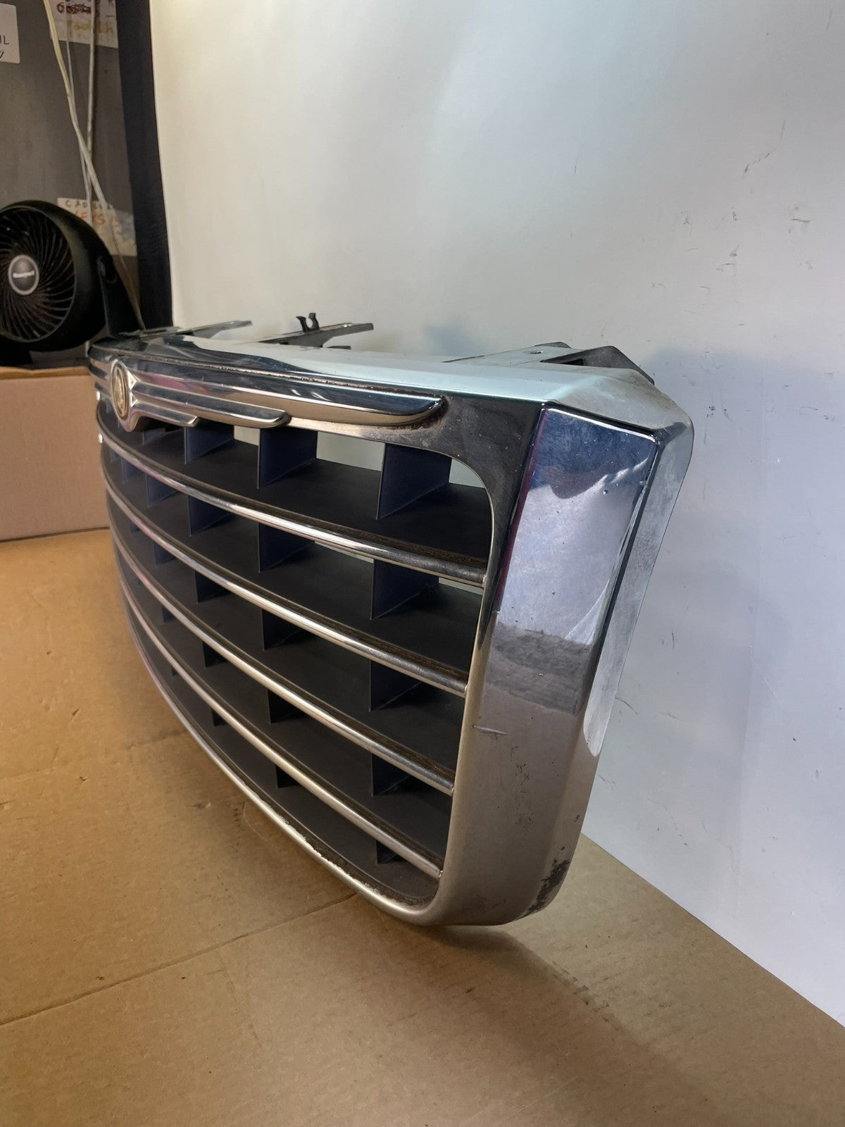 2007 2008 2009 Chrysler Aspen Front Radiator Upper Grill Grille AH0049 DG1