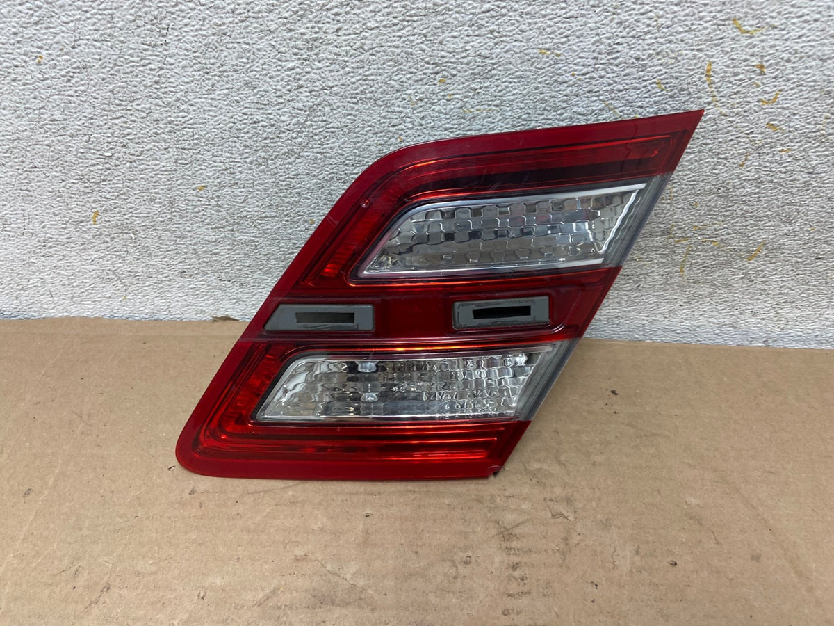 2013 to 2018 Ford Taurus Right Passenger Rh Side Tail Light Inner AH9470 LK0