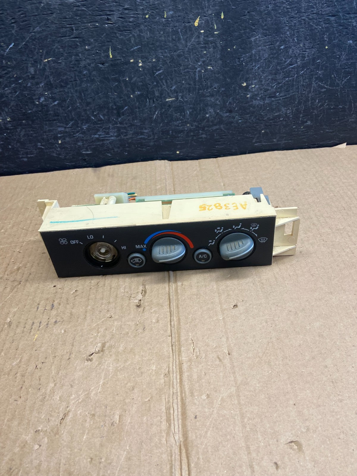 1996-2000 GMC Sierra Yukon A/C AC Climate Control A/C ae3825 DG0