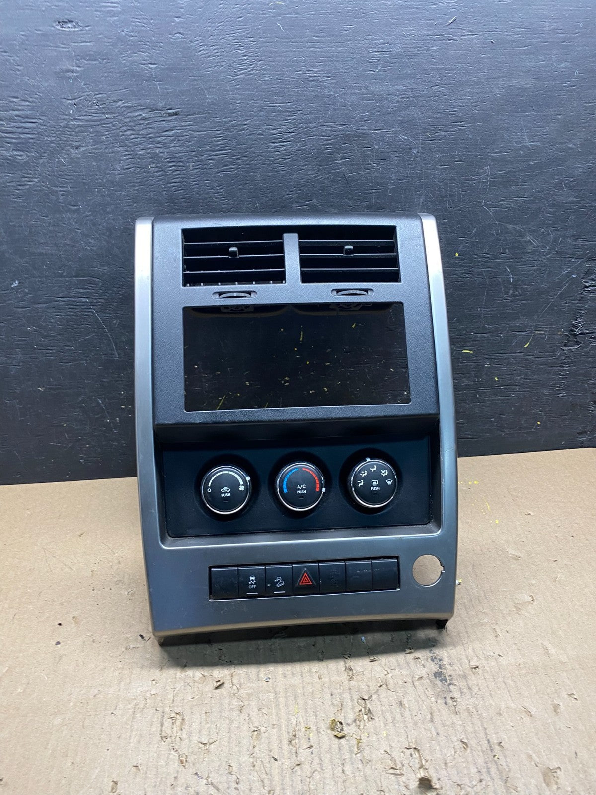 2008 to 2012 Jeep Liberty Dash Climate Temperature Control Radio Bezel T1620 DG0
