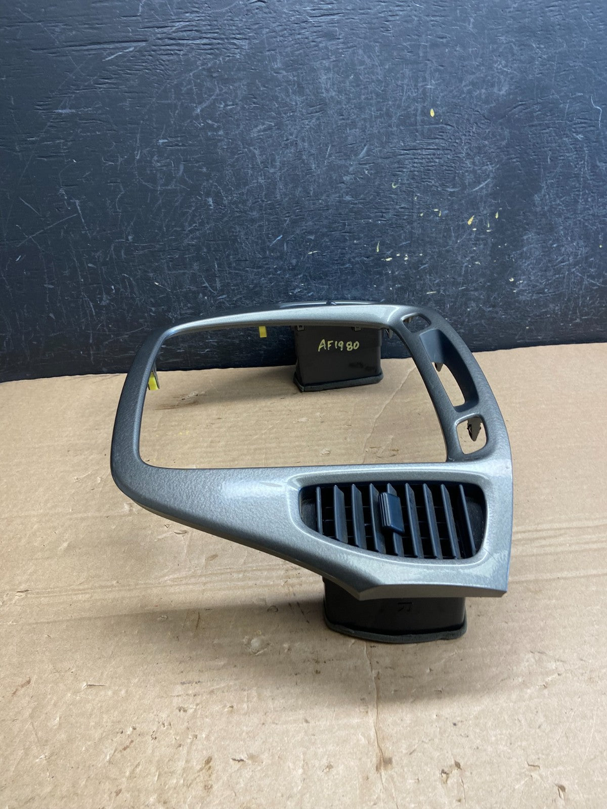 2001-2007 Toyota Highlander Radio Climate Dash Trim Bezel Air Vent af1980 DG1