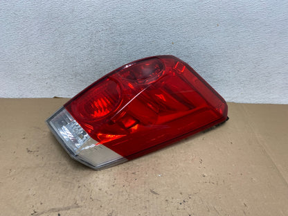 2004 to 2009 Nissan Quest Right Passenger RH Side Tail Light AG4419 DW0