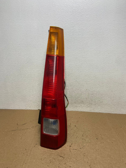 2002 - 2004 Honda Crv Cr-v Right Passenger Rh Side Tail Light AG1301 LK0