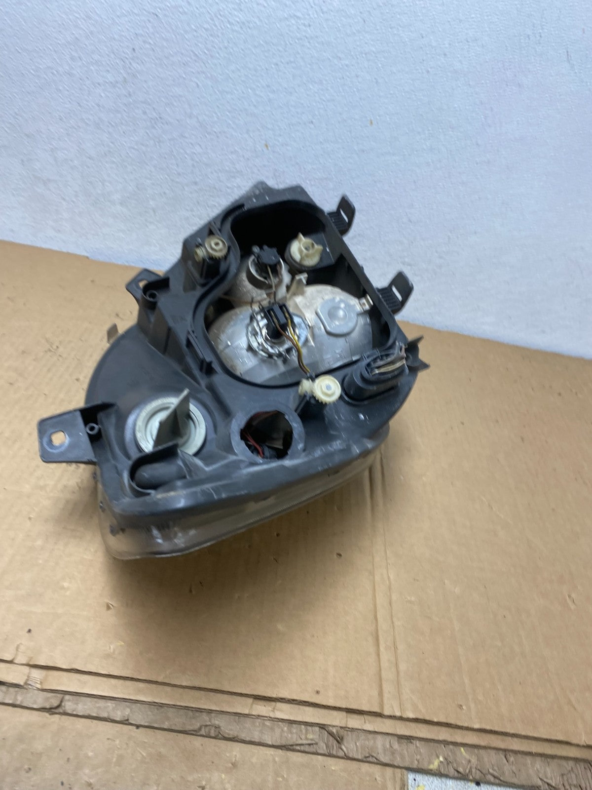 2007 to 2013 Mercedes Sprinter Headlight Left Driver Side Halogen AD0875 DW8