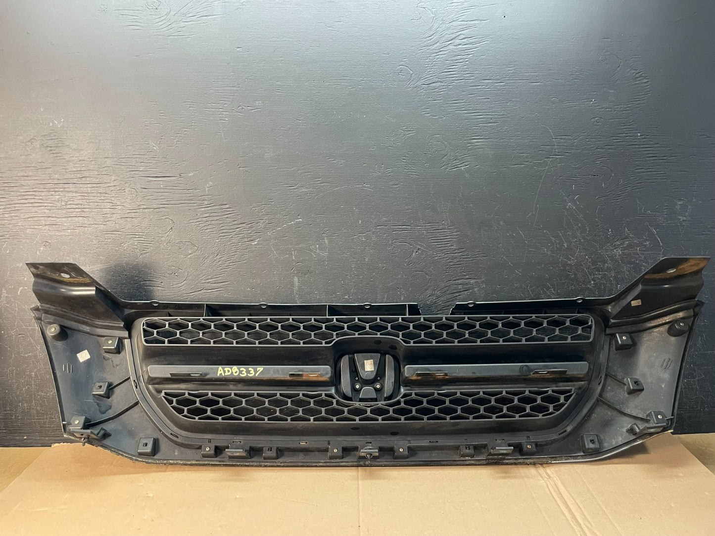 2003 2004 2005 Honda Pilot Front Upper Grill Grille AD8337 DG3
