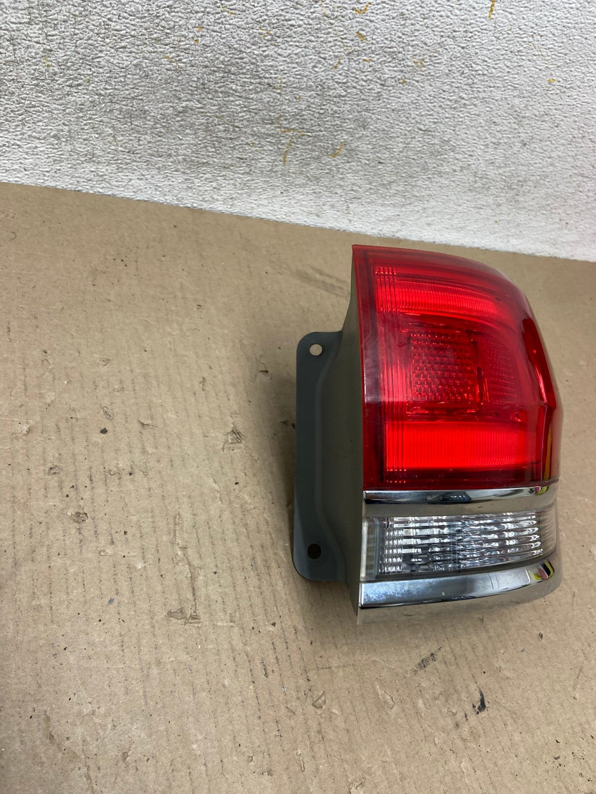 2014 - 2018 Jeep Grand Cherokee Right Passenger Rh Side Tail Light AH6810 LK2