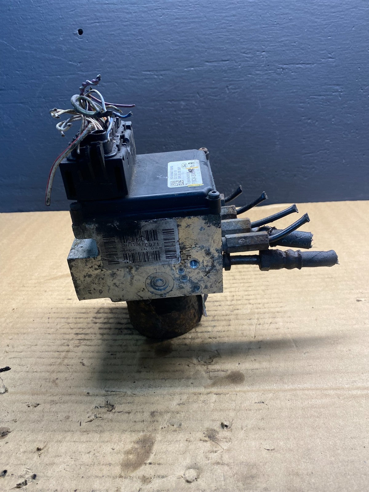 2011 - 2014 Ford E250 E350 Van  ABS Anti Lock Brake Pump Module Oem AB7139 DG4