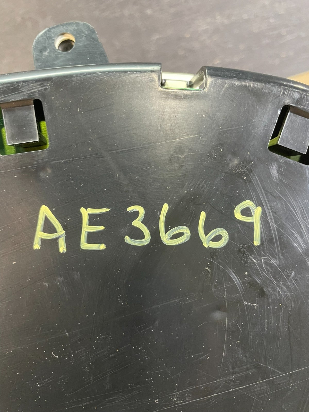 2002 to 2005 Chevrolet Trailblazer Speedometer Cluster Gauge AE3669 DG9