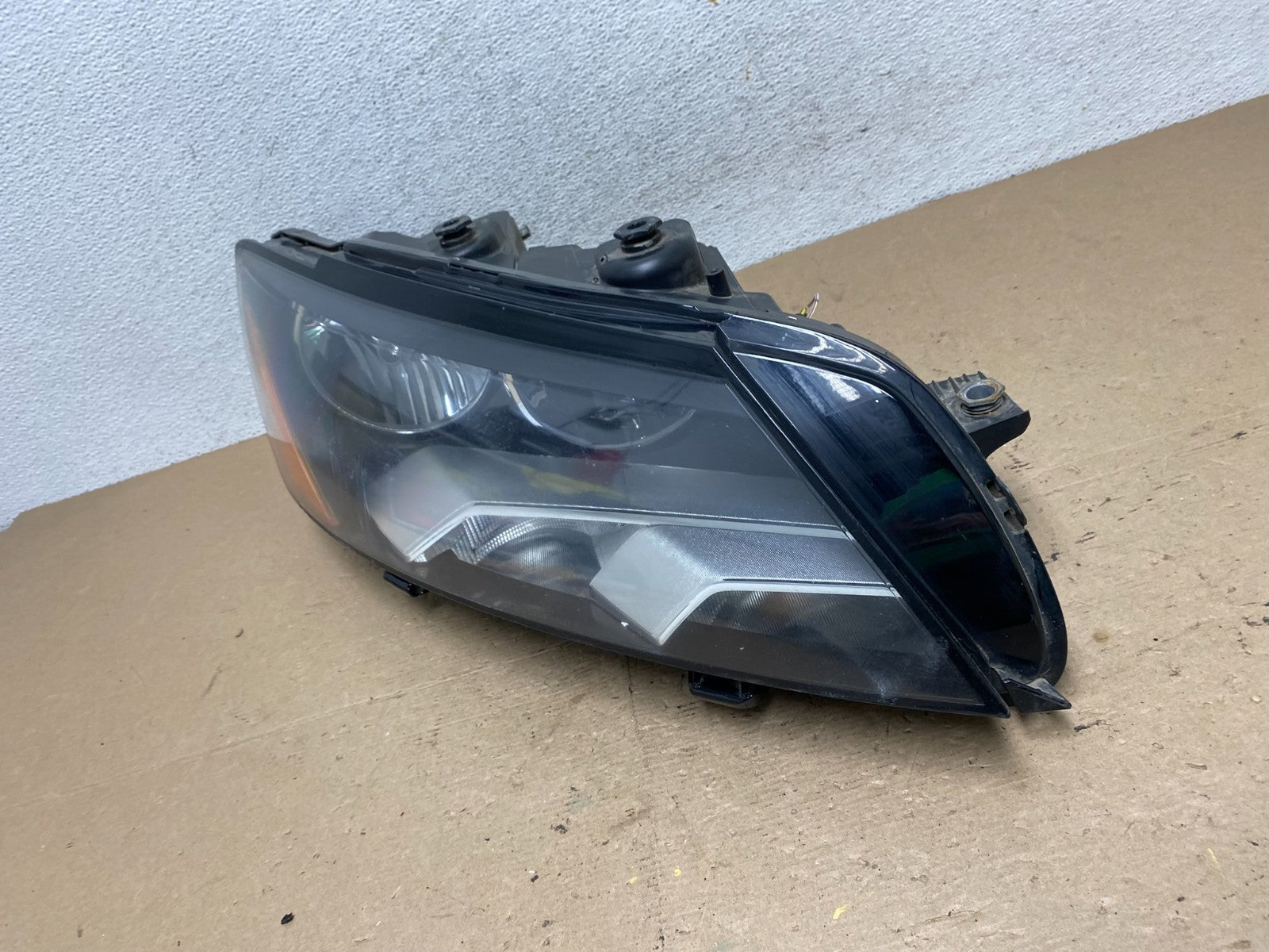 2012-2015 Volkswagen Passat Right Passenger RH Halogen Headlight AF5028 DW1