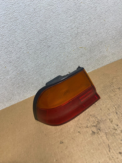 1995 1996 Nissan Maxima Left Driver LH Side Tail light Oem Q7889 DW2