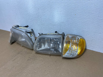 2002-2005 Mercury Mountaineer Left+Right Side Turn Signal Headlights AC5645 DG1