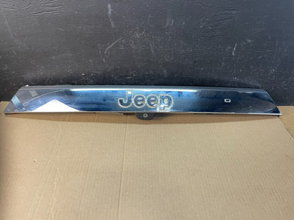 2011-2013 Jeep Grand Cherokee Liftgate Garnish Molding Trim W/ Camera AC1923 DG0
