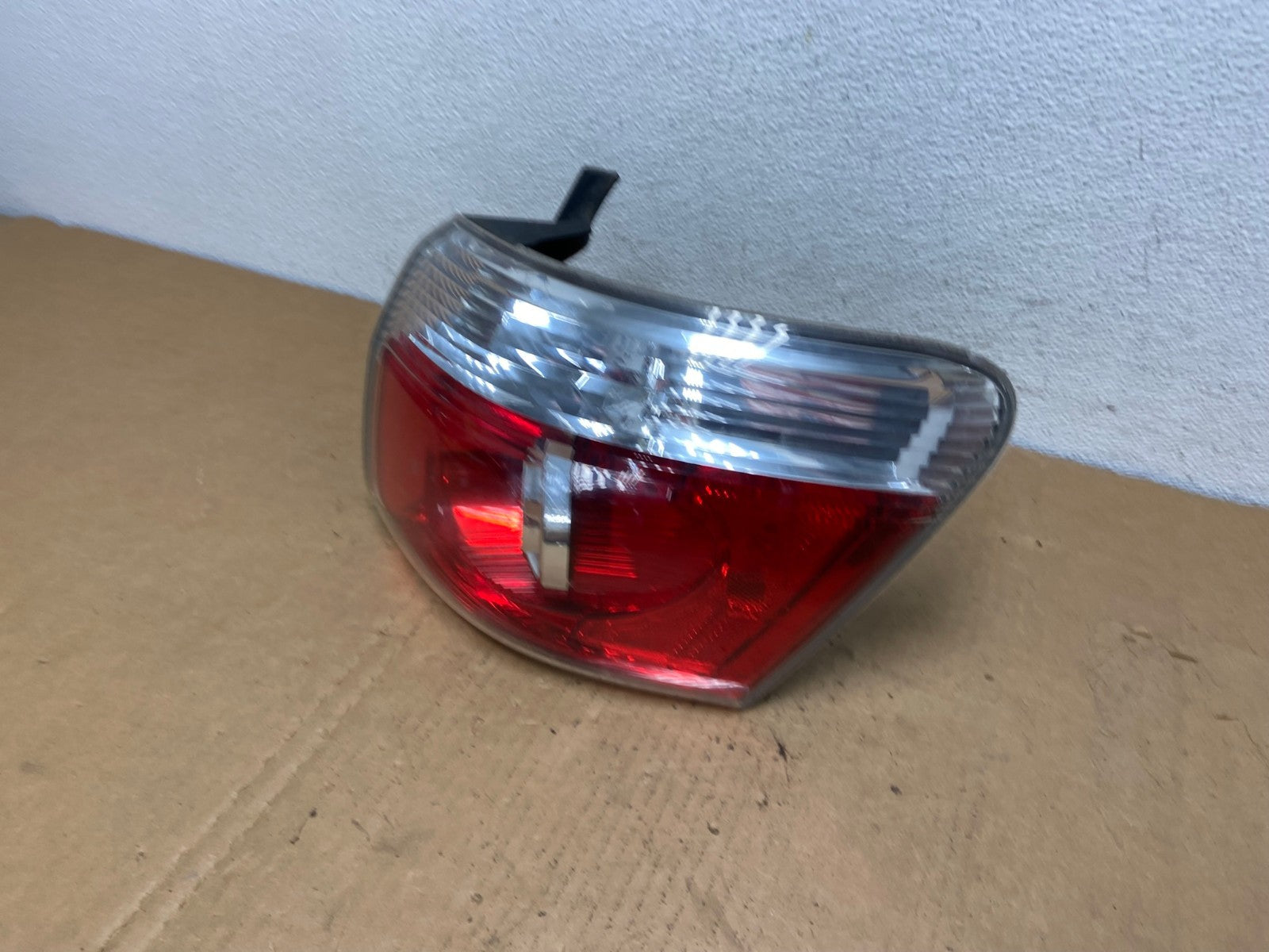 2007 to 2012 GMC Acadia Halogen Tail Light Right Passenger RH Side AC8470 LK1
