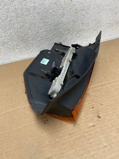 2002 to 2009 Gmc Envoy Left Driver Lh Side Tail Light AH4008 LK5