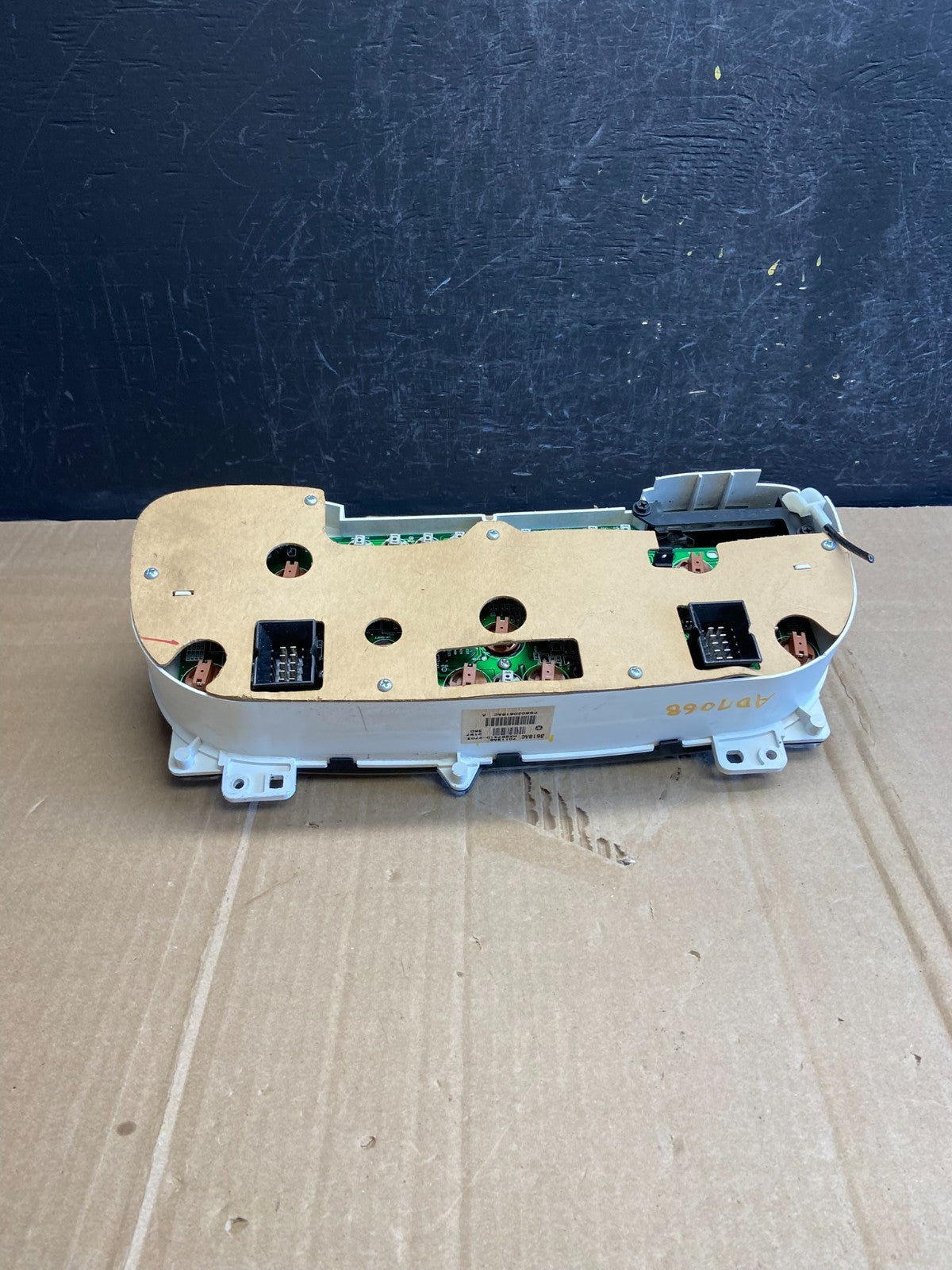 2000-2001 Dodge Ram 1500 Instrument Speedometer Gauge Cluster AD7068 DG5