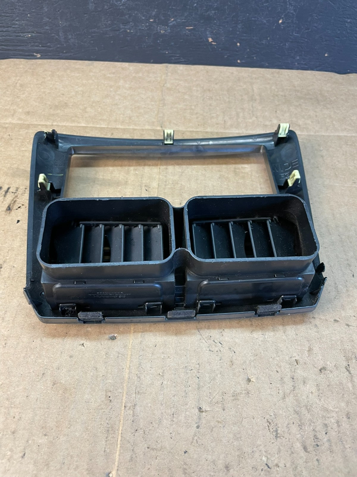 2010 to 2011 Subaru Forester Dash Radio Trim Bezel Center Vent AC5207 DG10