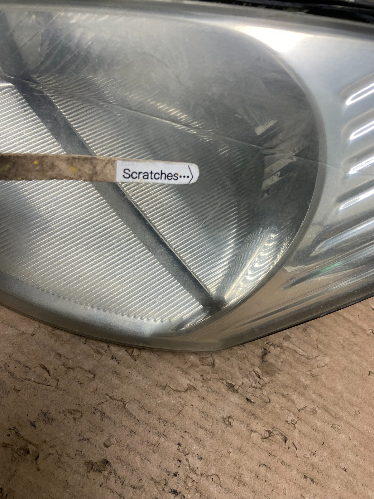 2000 to 2002 Ford Focus Left Driver LH Side Halogen Headlight AA9502 DG3