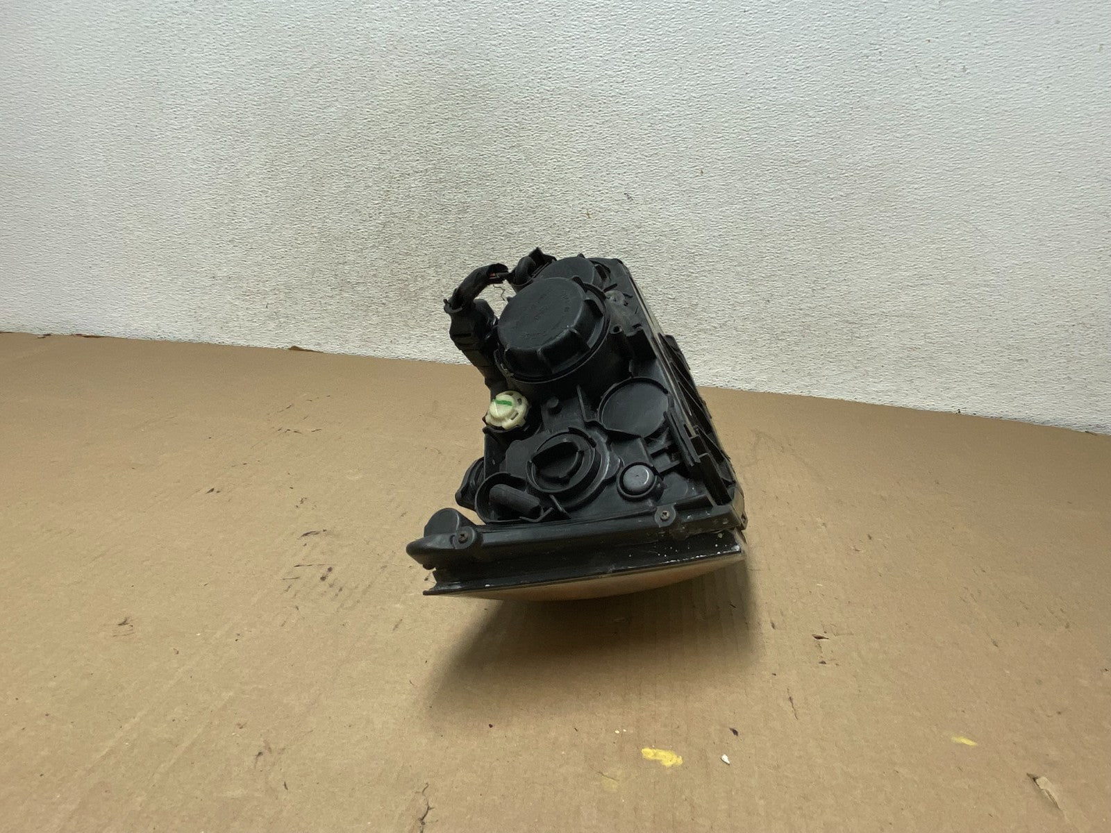 2006 to 2008 Hyundai Sonata Left Driver LH Side Headlight Halogen AG7909 DW8
