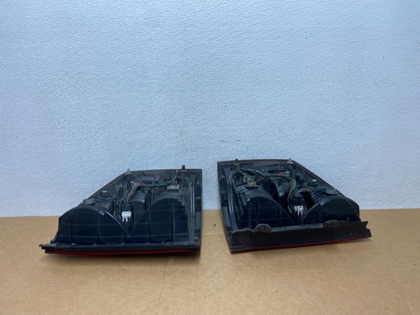 2001-2002 Mitsubishi Montero Left+Right Set Tail Lights AD4416 DG8