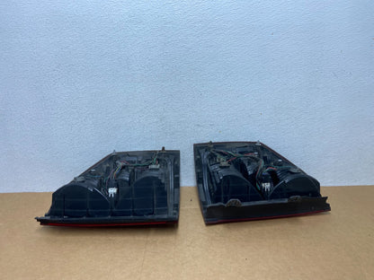 2001-2002 Mitsubishi Montero Left+Right Set Tail Lights AD4416 DG8