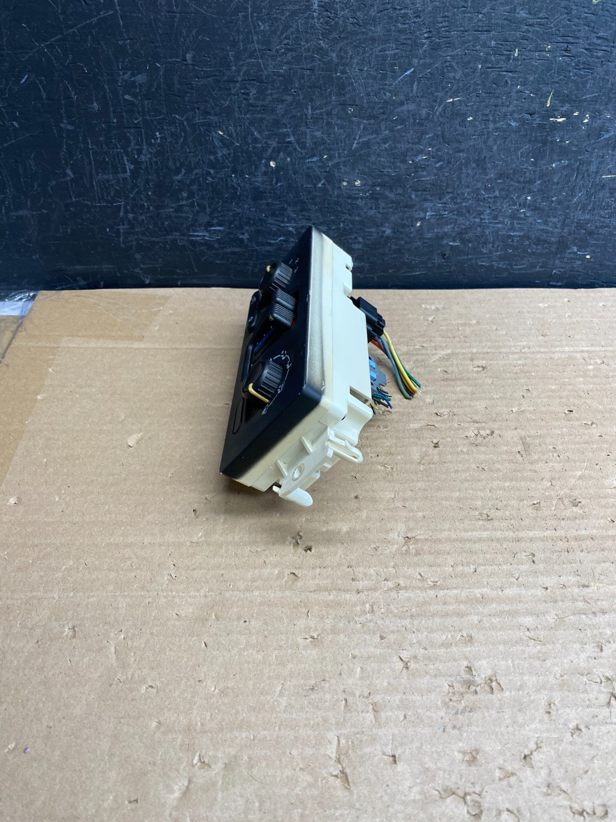 2003 to 2006 Chevrolet Silverado HVAC Heater Climate Control Module AG6229 DG2