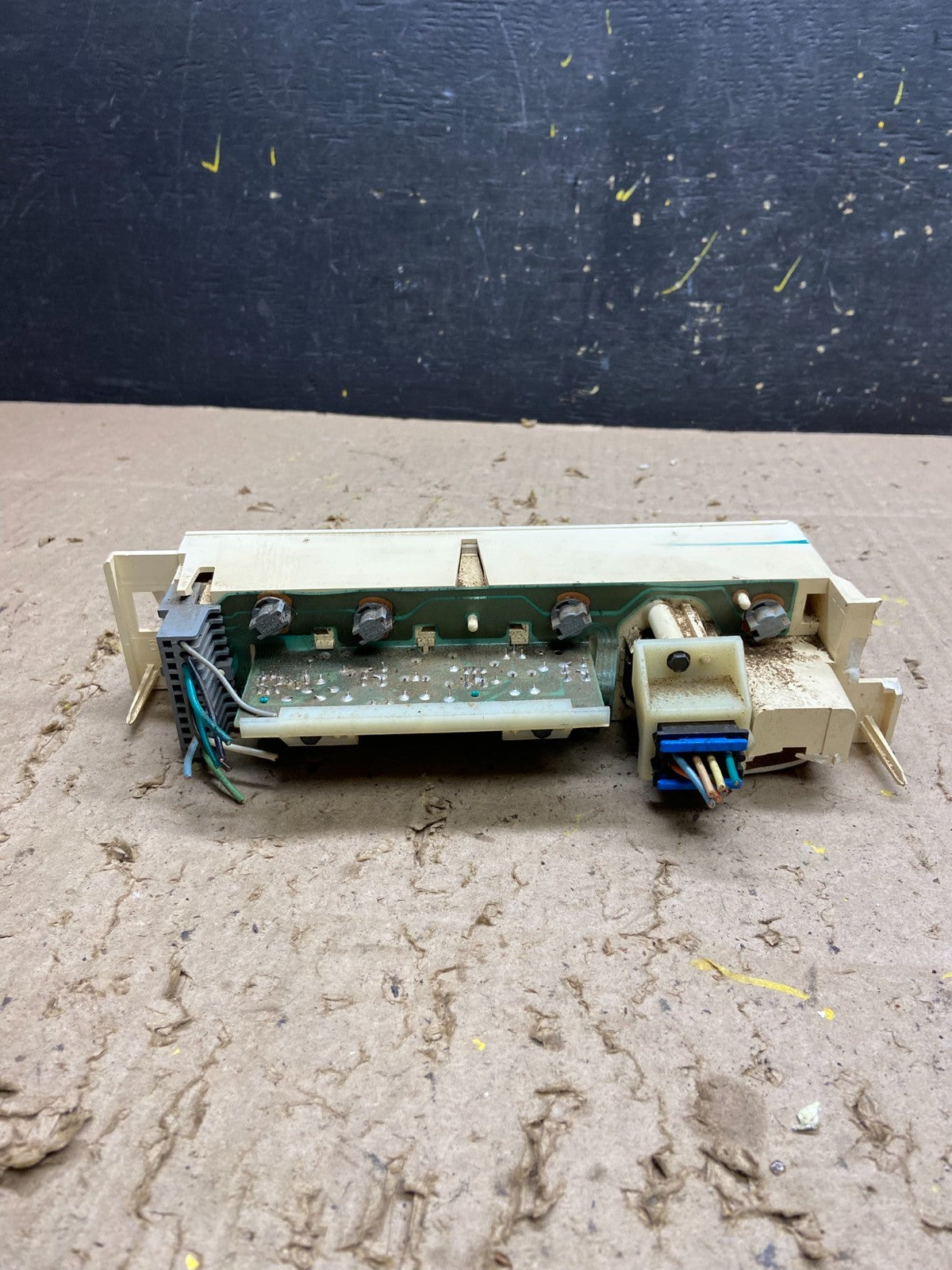 1996-2000 GMC Sierra  Yukon A/C AC Climate Control A/C U5729 DG4